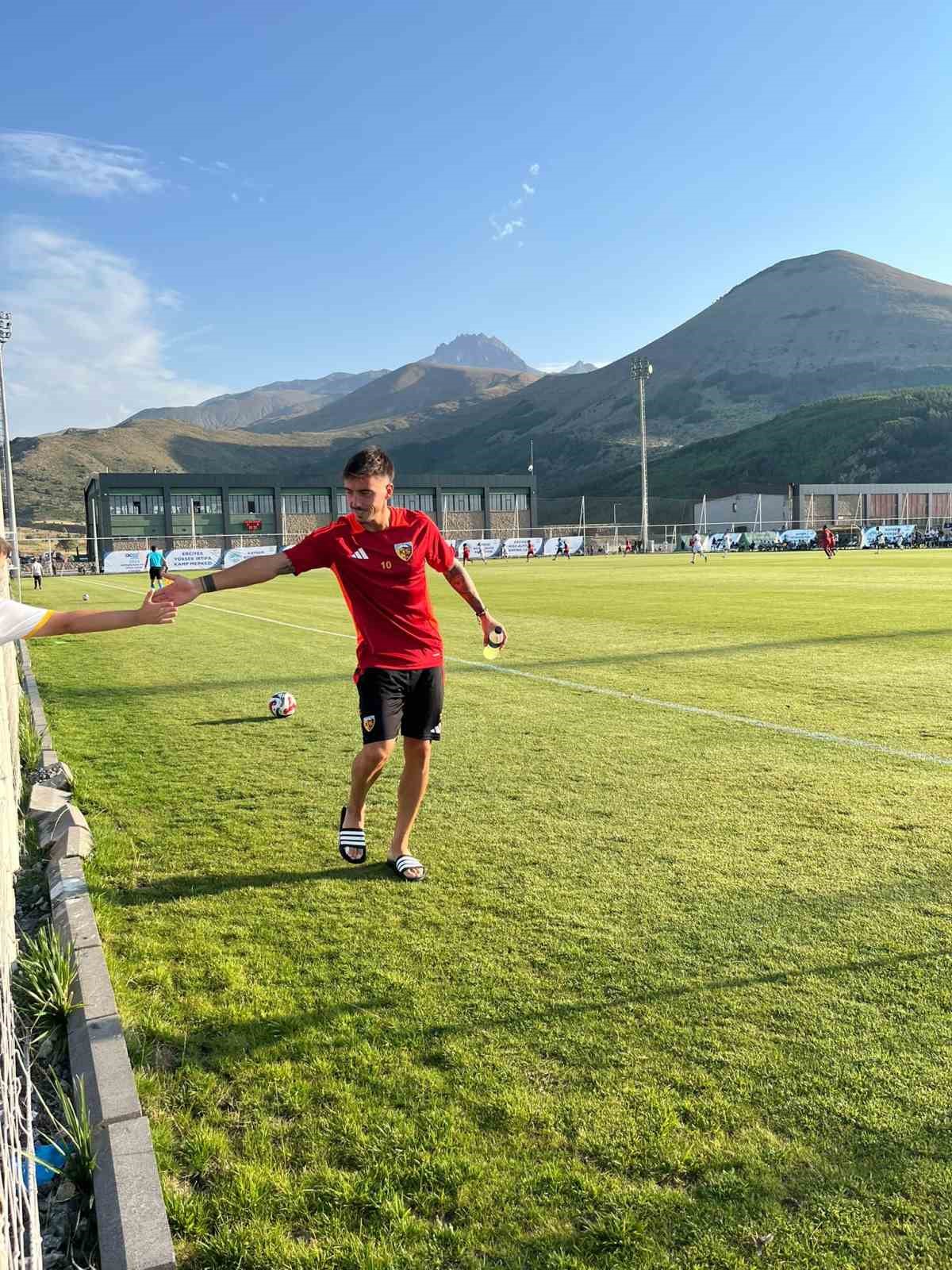 Kayserispor 8 yeni ismi kadrosuna kattı 