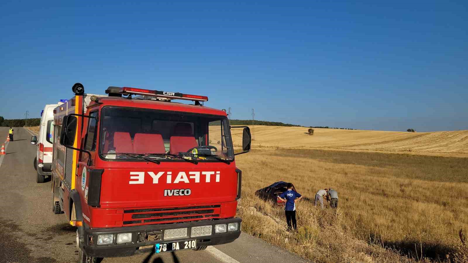 Takla atan otomobil tarlaya uçtu: 1’i ağır 5 yaralı 