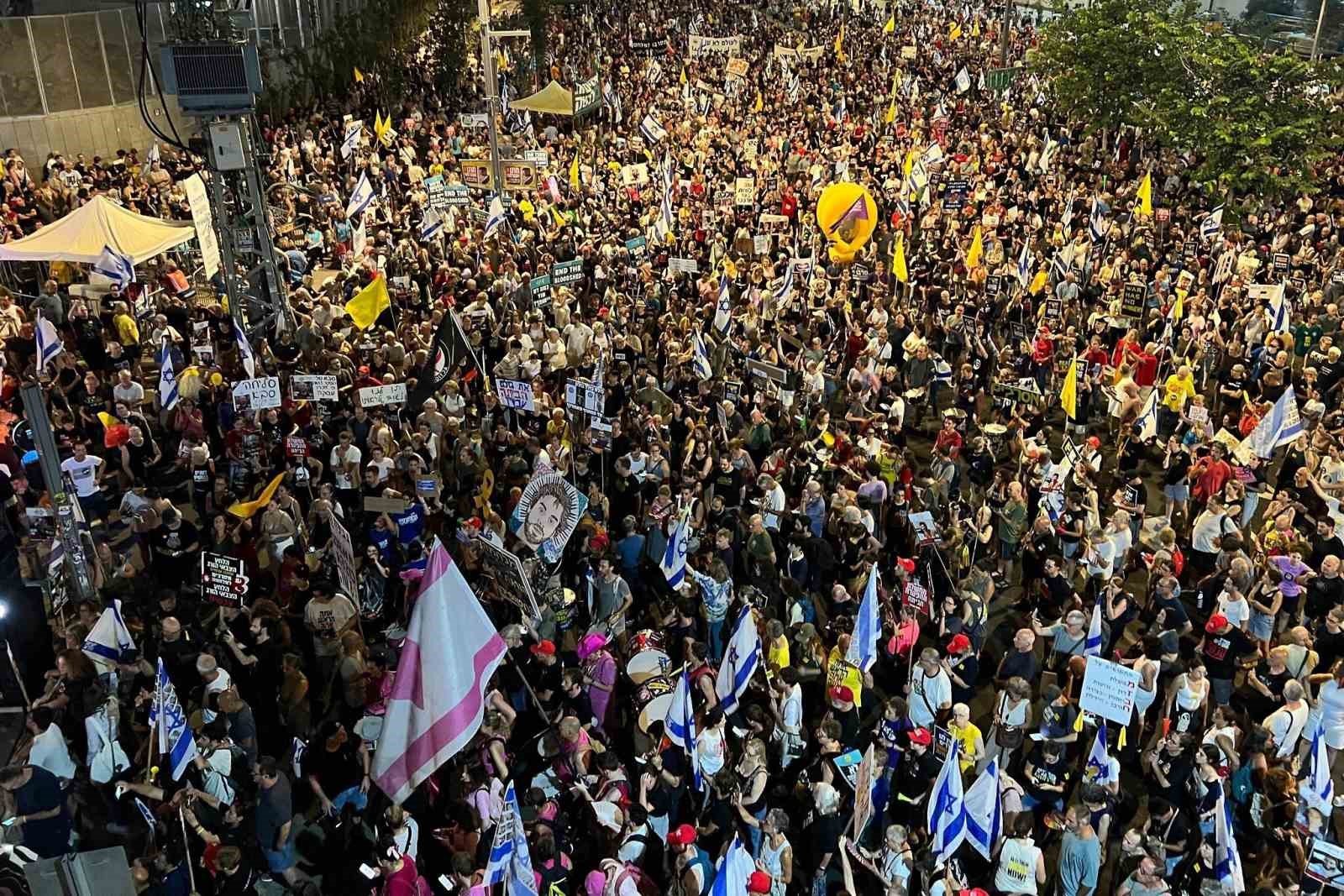 İsrail’de hükümet karşıtı gösteriler sürüyor: On binlerce kişi Netanyahu hükümetinin Gazze politikalarını protesto etti 