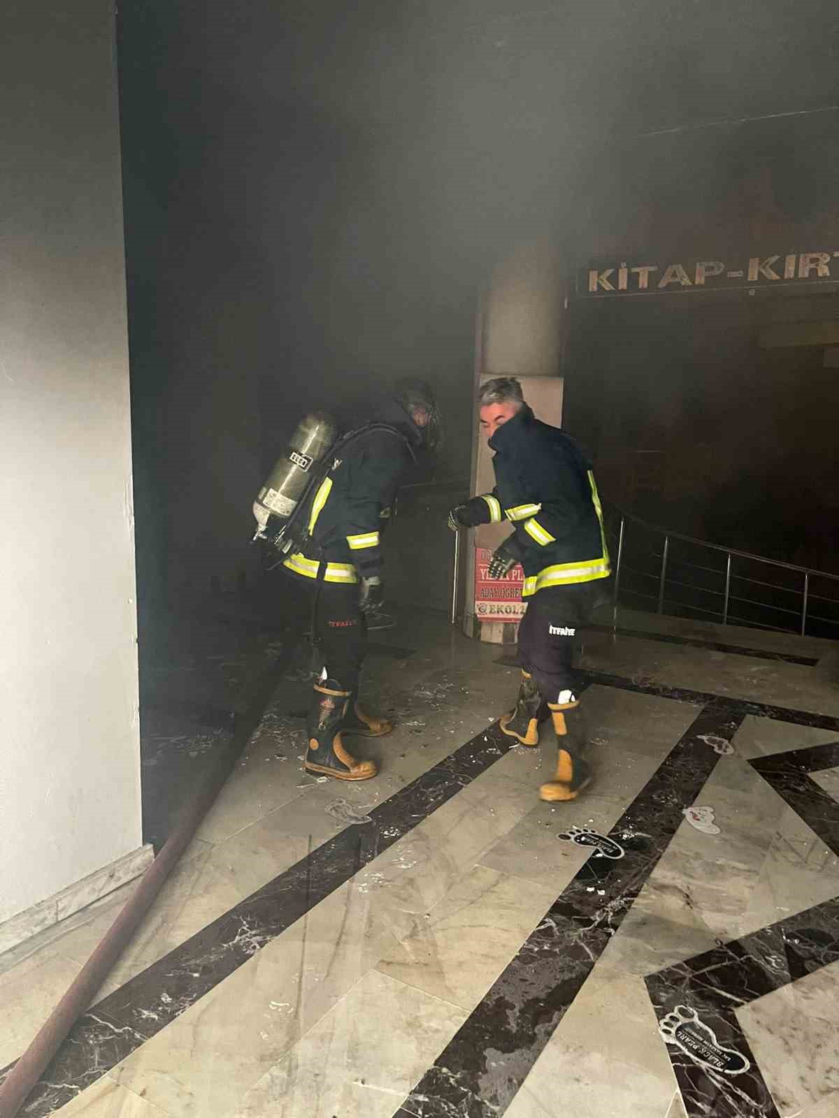 İş merkezinde korkutan yangın 