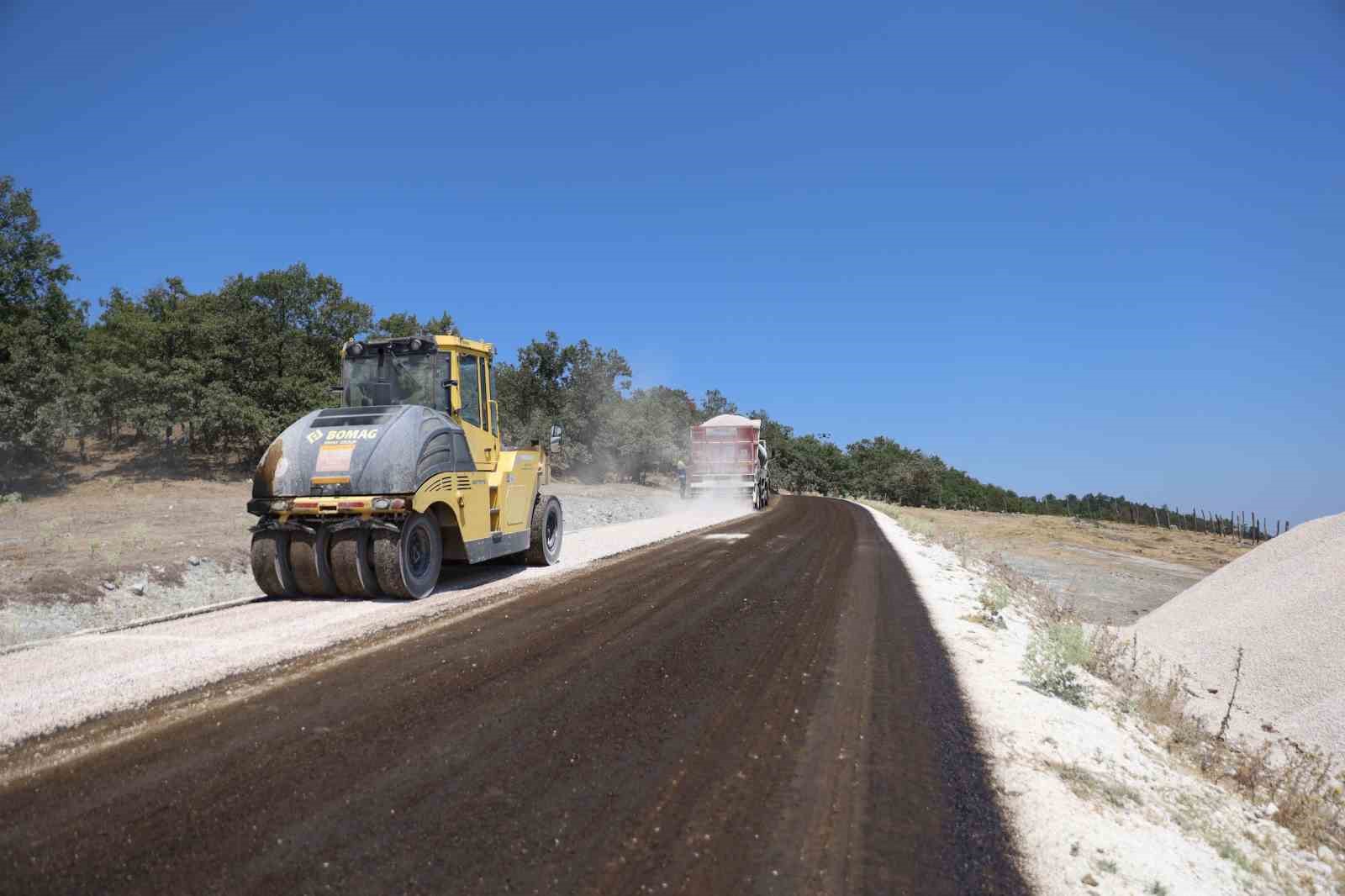 Mustafakemalpaşa’nın kırsal yollarına konfor geliyor 