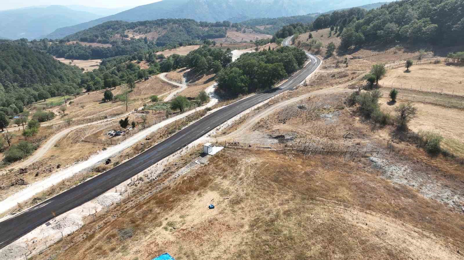 Mustafakemalpaşa’nın kırsal yollarına konfor geliyor 