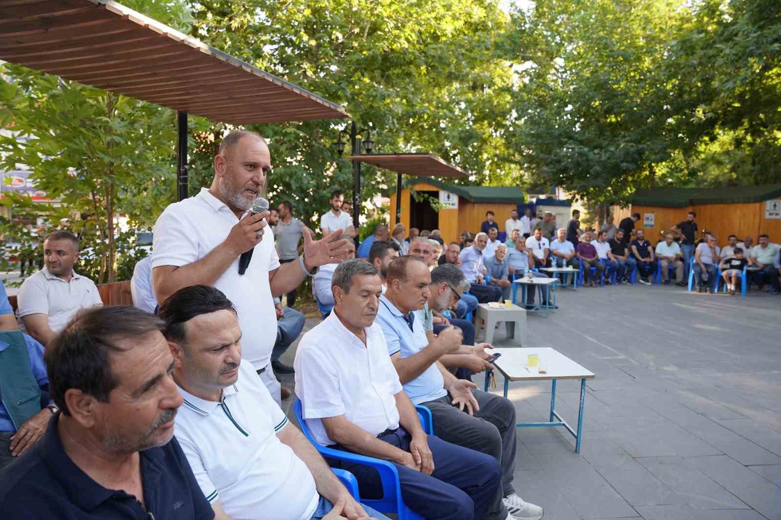 Kahta’da halkla buluşması düzenlendi 