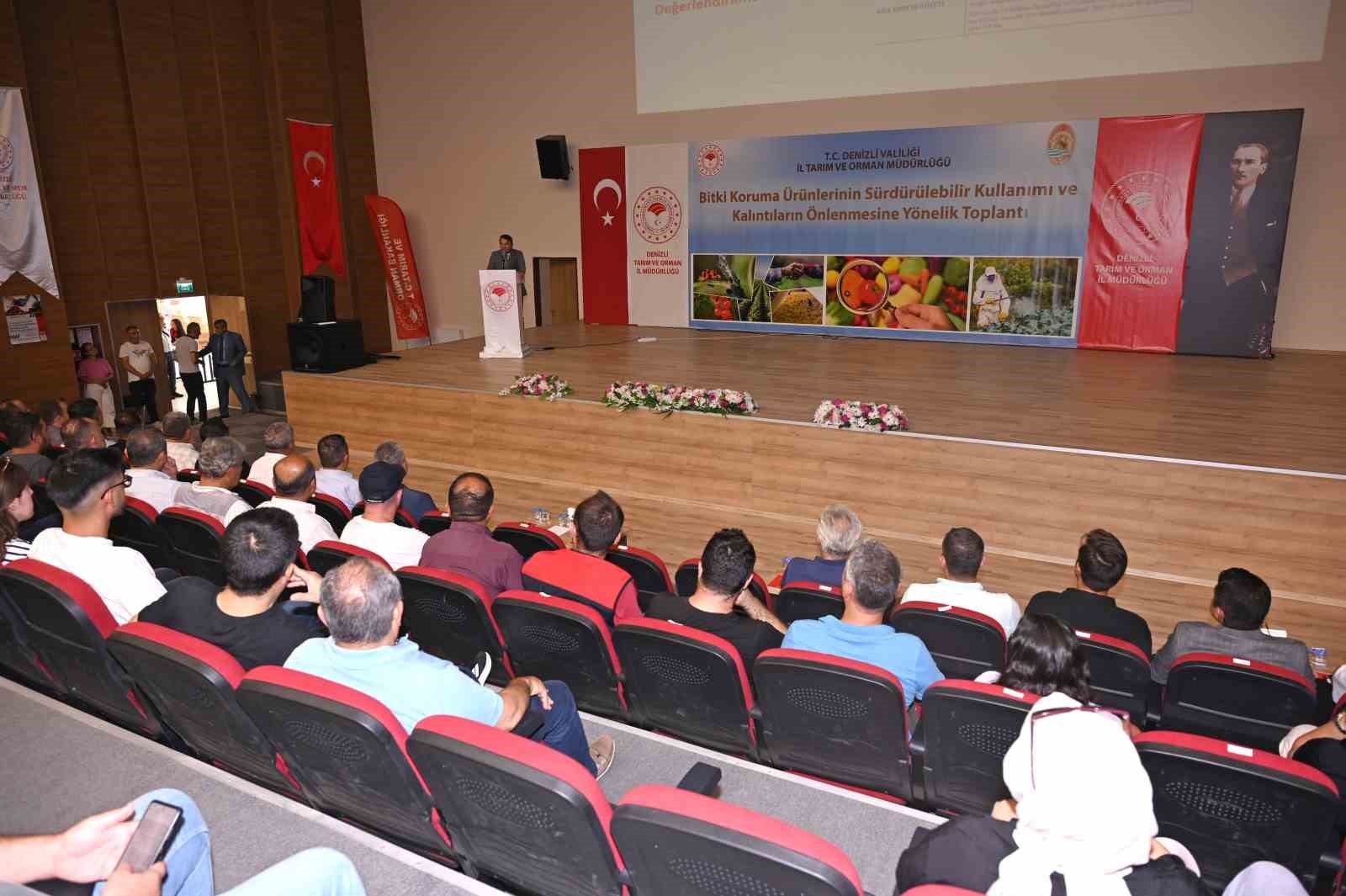 Üreticiler ve zirai ilaç bayilerine kalıntıyı önleme yöntemleri anlatıldı 
