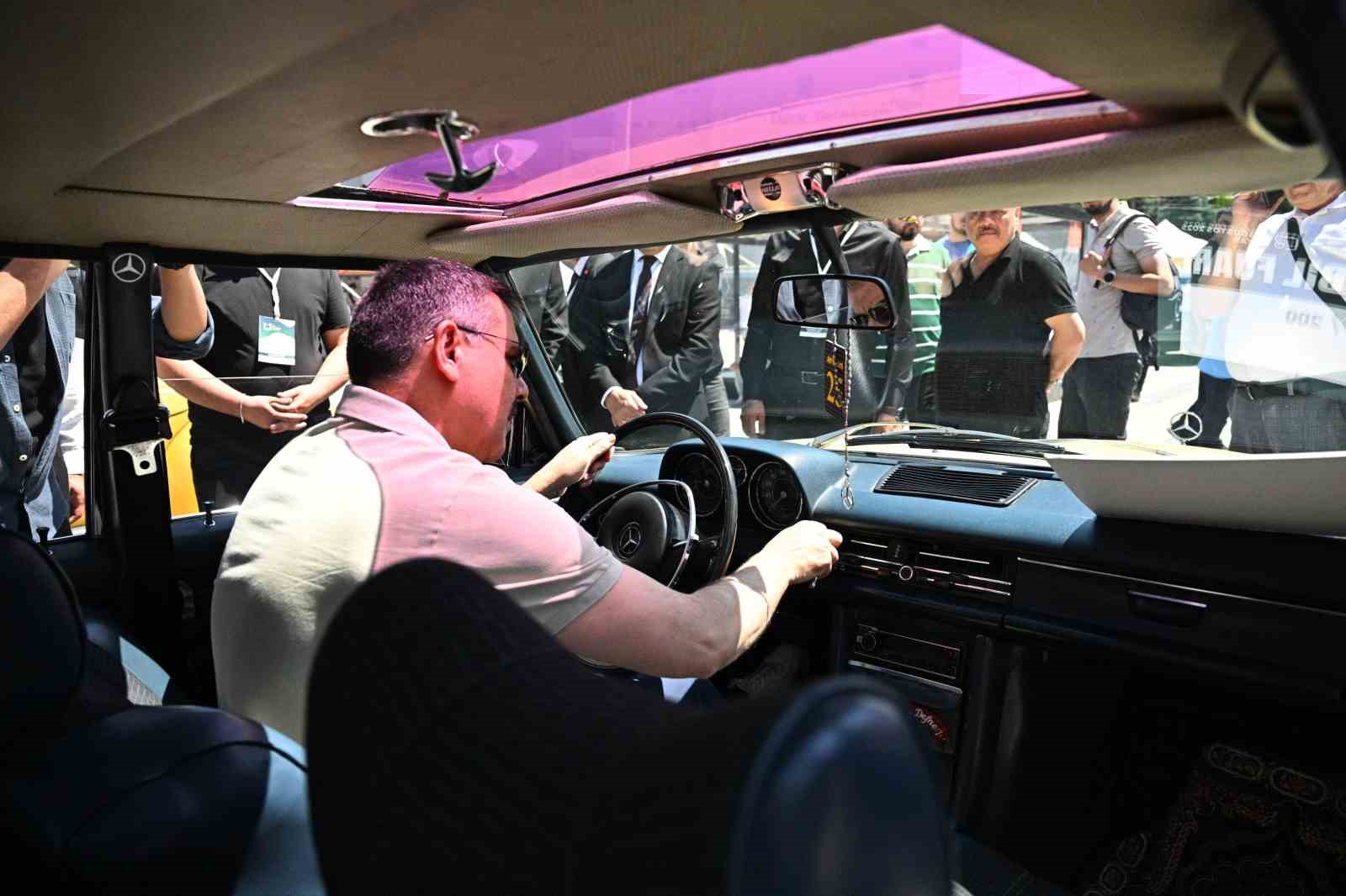 Klasik otomobiller Erzurum’da görücüye çıktı 