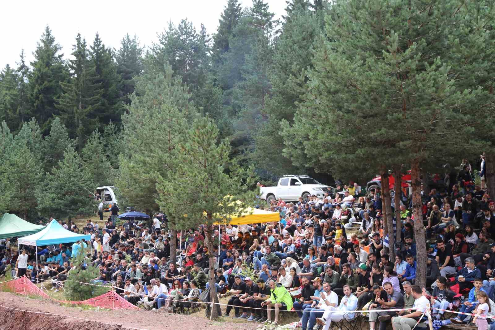 Artvin’in Kafkasör Yaylası’nda nefes kesen off-road heyecanı 