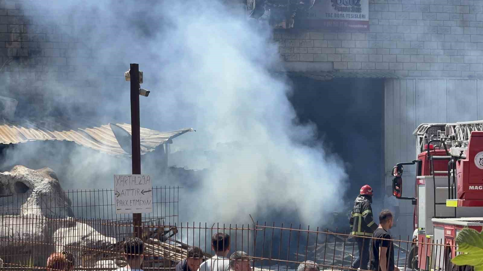Darıca’da fabrika yangını: 3 işletme hasar aldı 