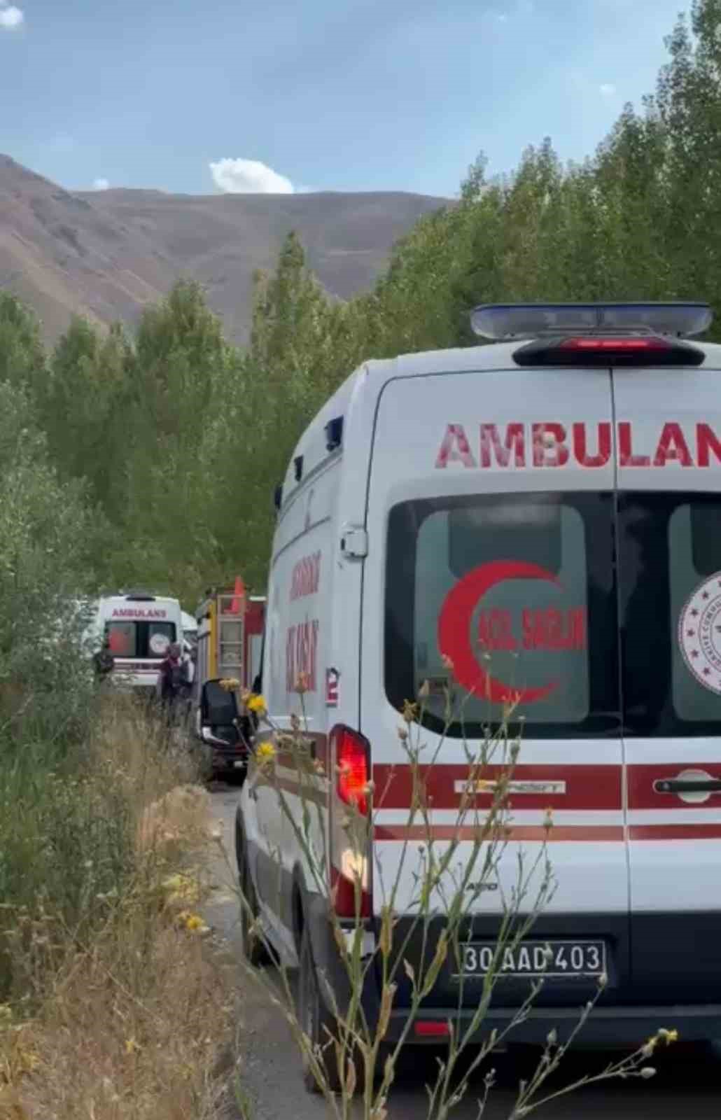 Yüksekova’da trafik kazası: 3 yaralı 