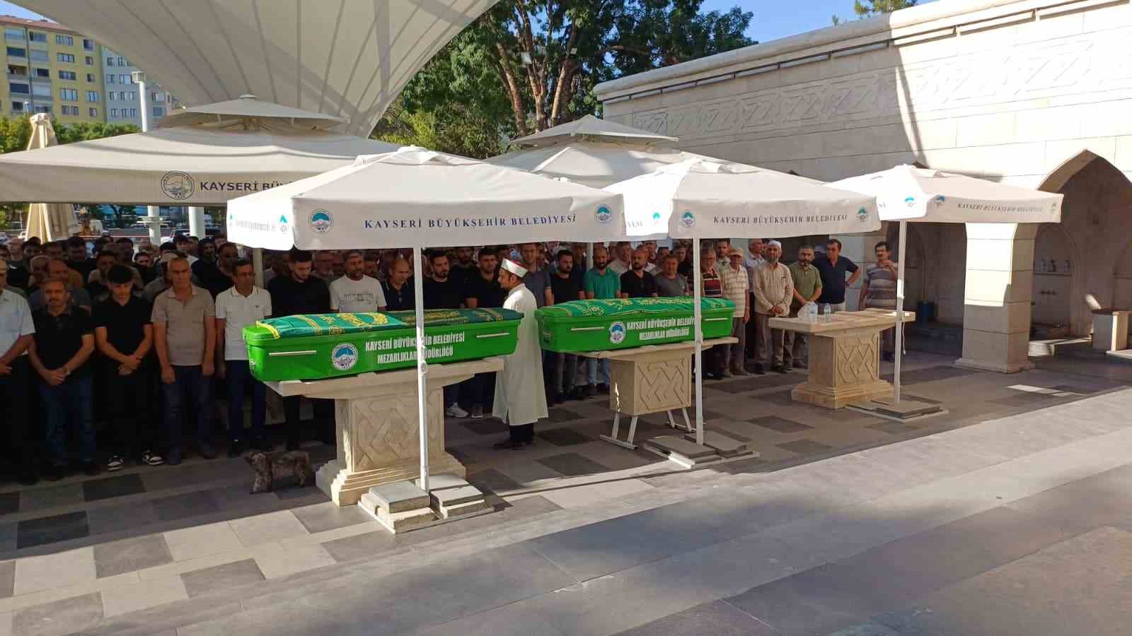 Eşi tarafından öldürülen kadın toprağa verildi 
