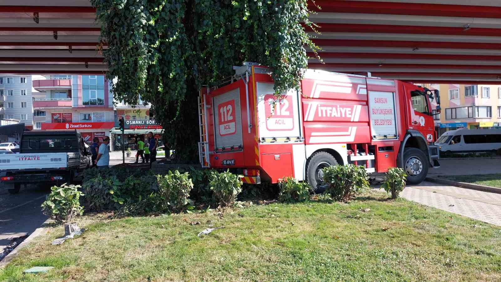 Samsun’da itfaiye aracı kaza yaptı: 2’si itfaiyeci 3 yaralı 