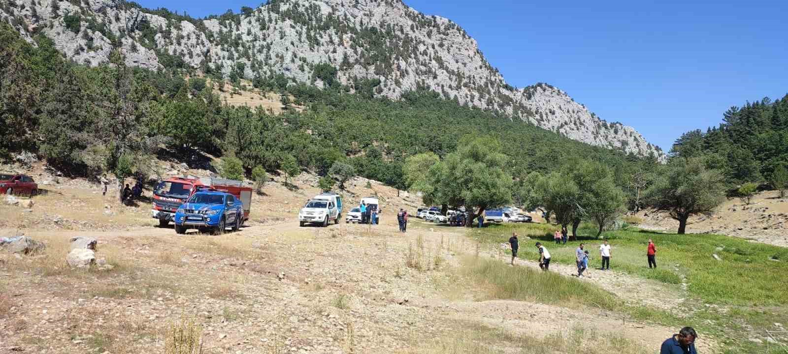 Deredeki girdabın yuttuğu kız kardeşlerin cansız bedenlerine ulaşıldı 