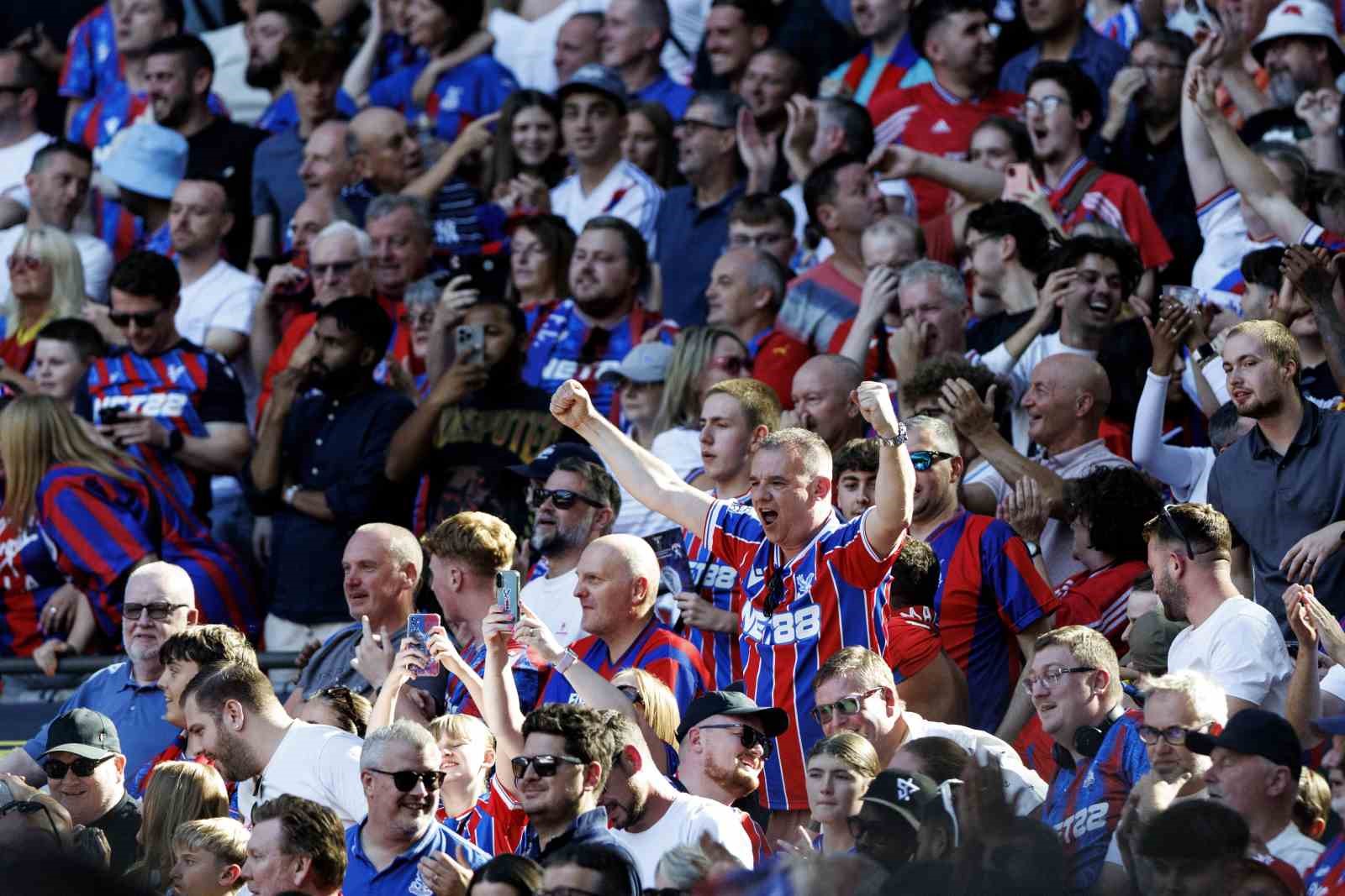Crystal Palace, tarihinde ilk kez Community Shield şampiyonu oldu 