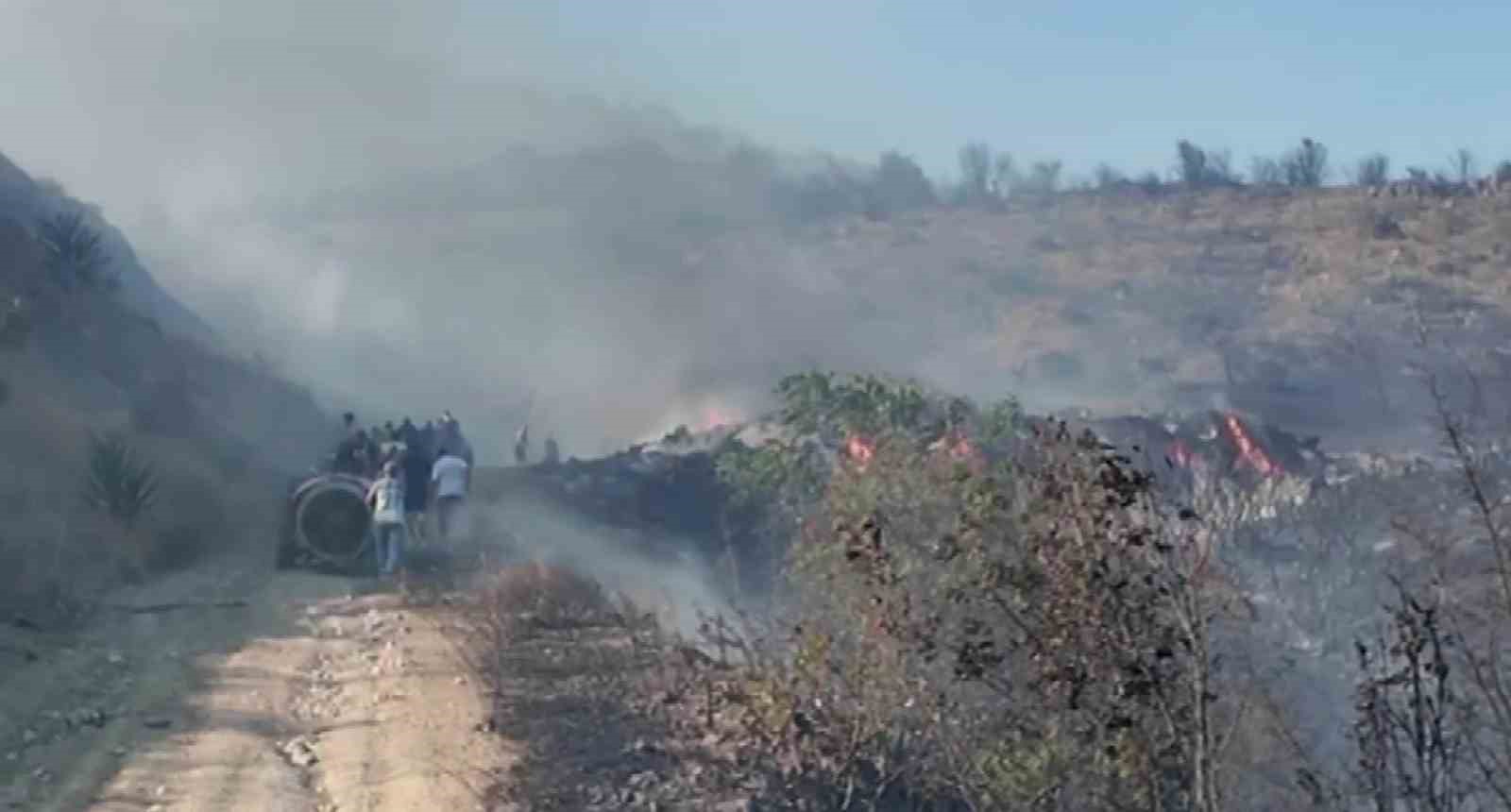 Sakarya’da ağaçlık alanda çıkan yangın askeriyenin mühimmat alanına sıçradı 