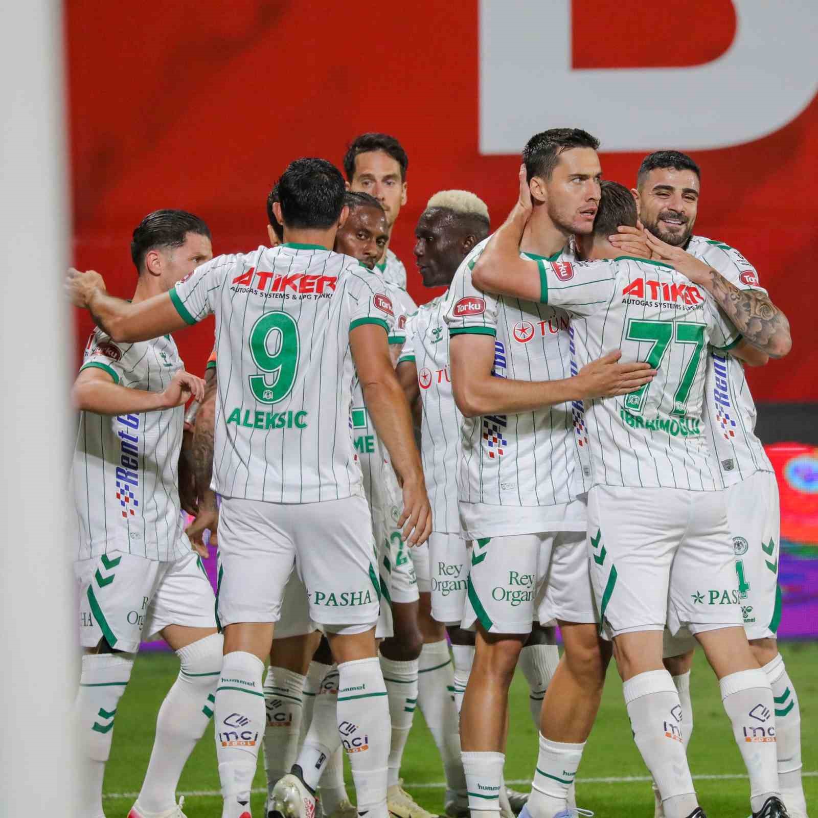 Trendyol Süper Lig: Eyüpspor: 0 - Konyaspor: 3 (İlk yarı) 