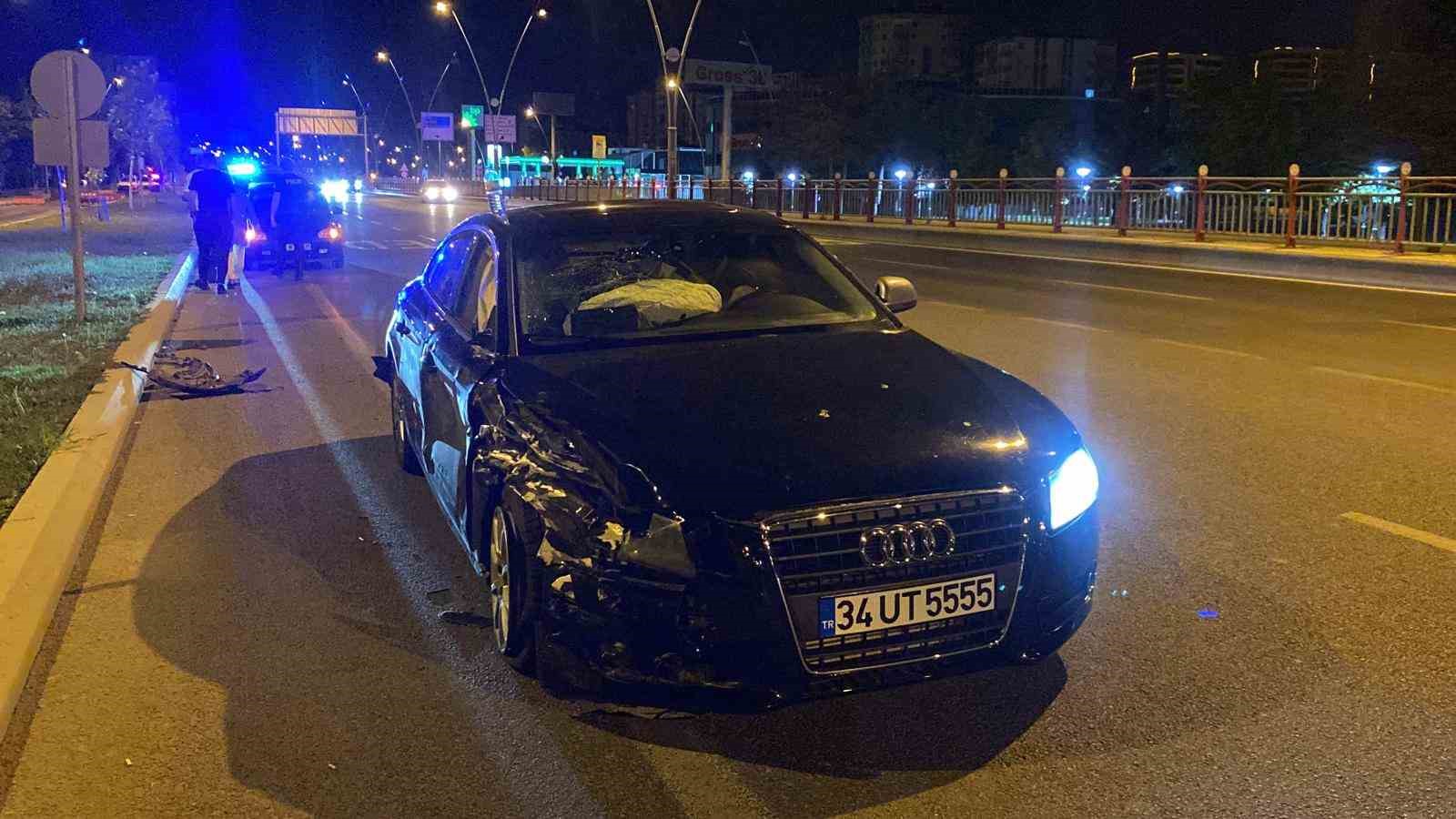 Ters yöne dönmeye çalışan otomobil kazaya neden oldu: 1 yaralı 