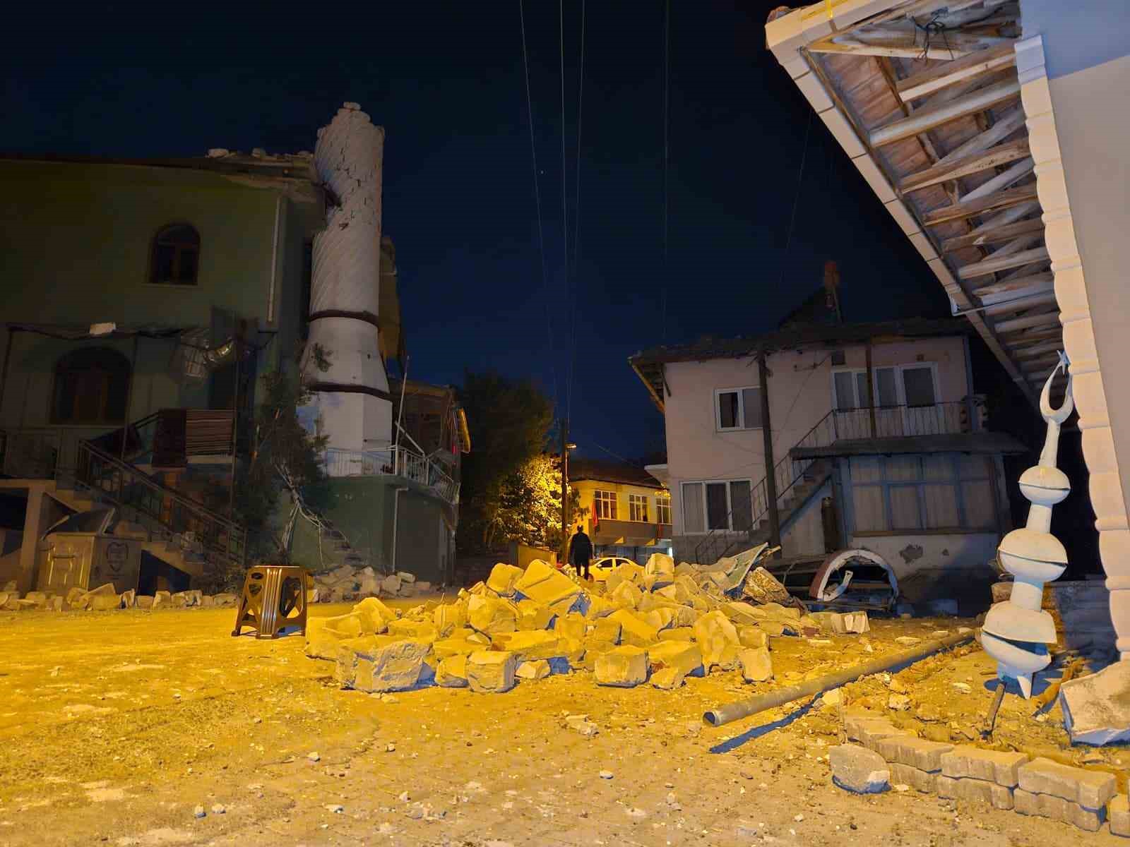 Deprem bölgesinde vatandaşlar o anları anlattı 