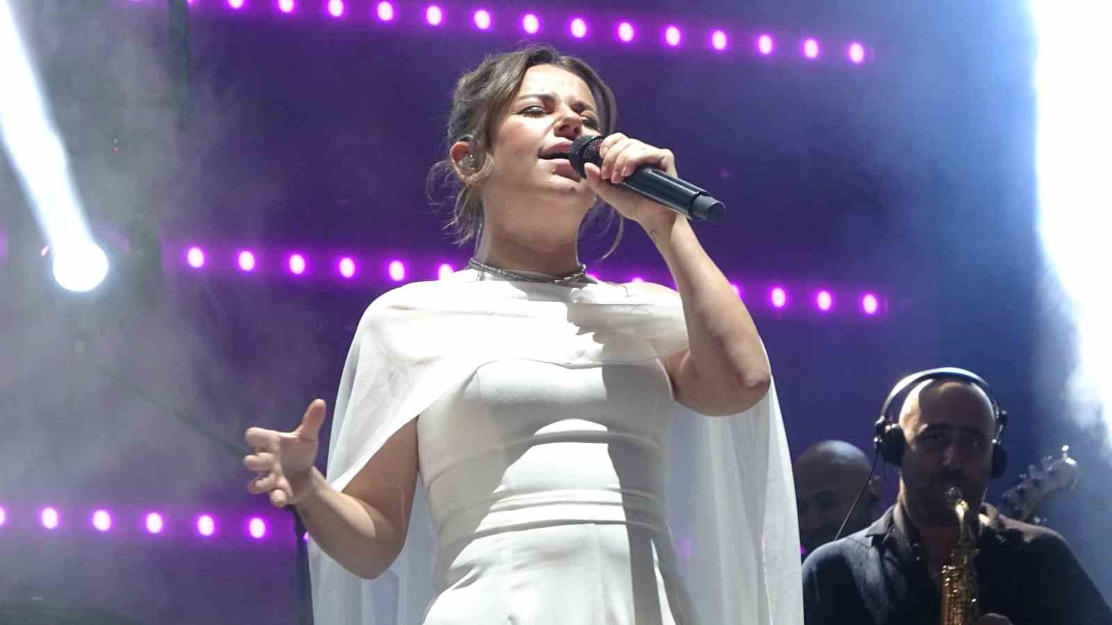 Sorfest’in son gününde Atilla Yılmaz ve Merve Özbey rüzgarı esti 