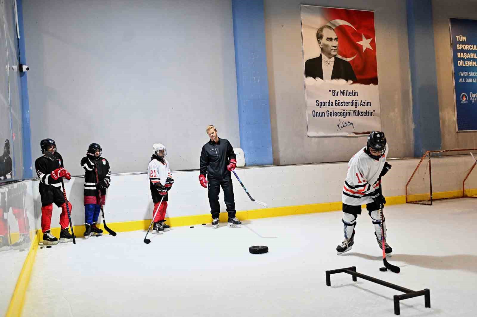 Buz Hokeyi Gelişim Kampı ilk kez Antalya’da 