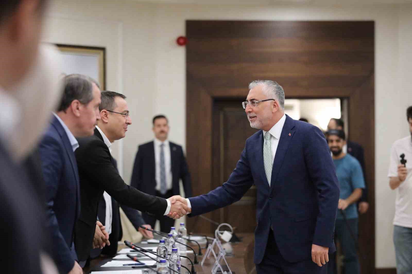 Bakan Işıkhan: 