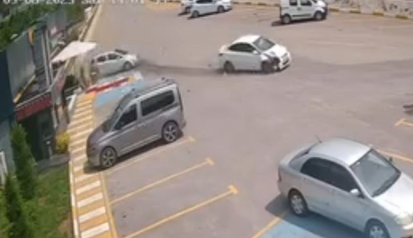 Bolu Dağı’nda otomobil, işletme otoparkına daldı