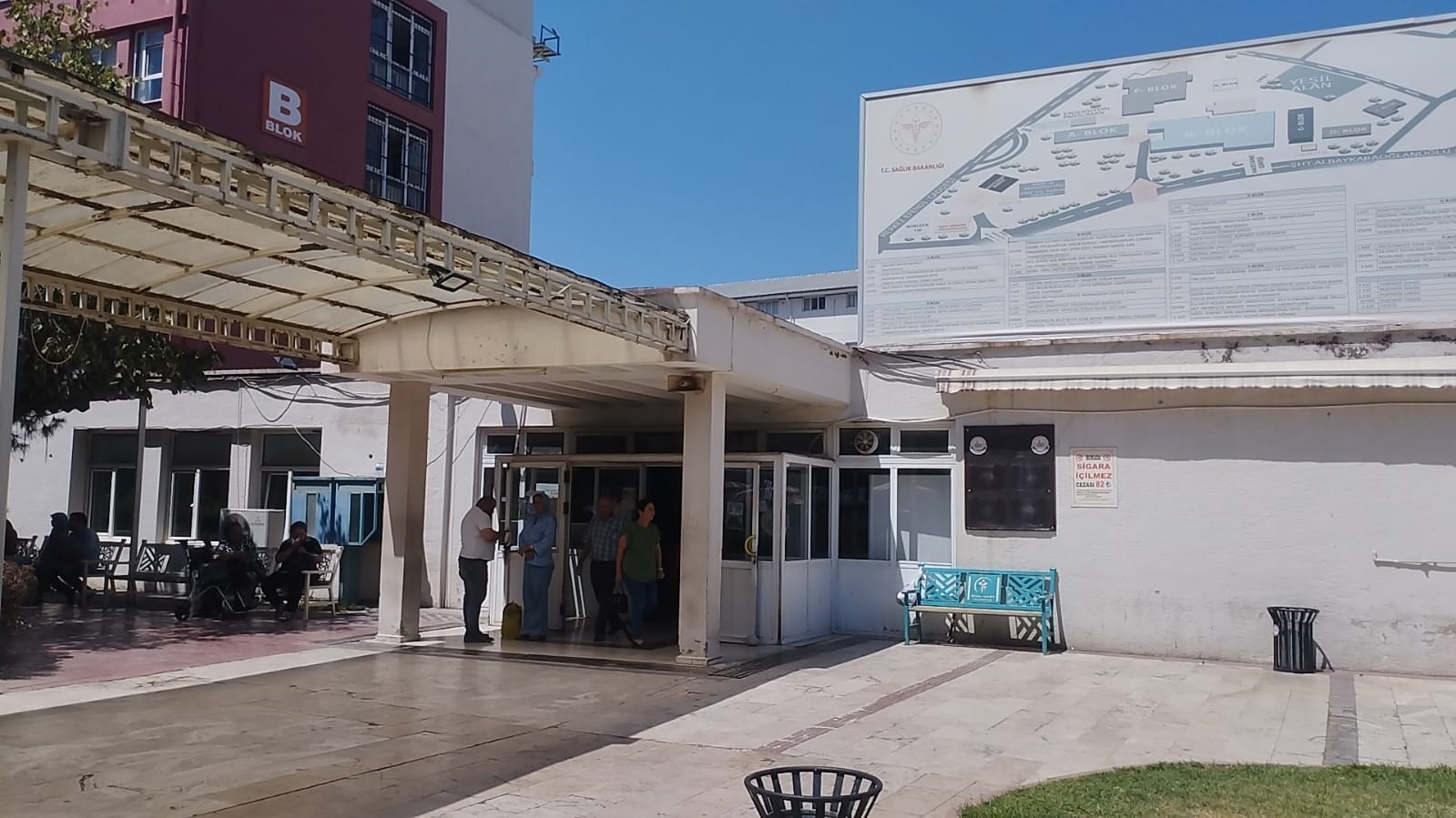 Denizli Devlet Hastanesinde yaşanan tavan çökmesinde 2 kişi yaralandı 