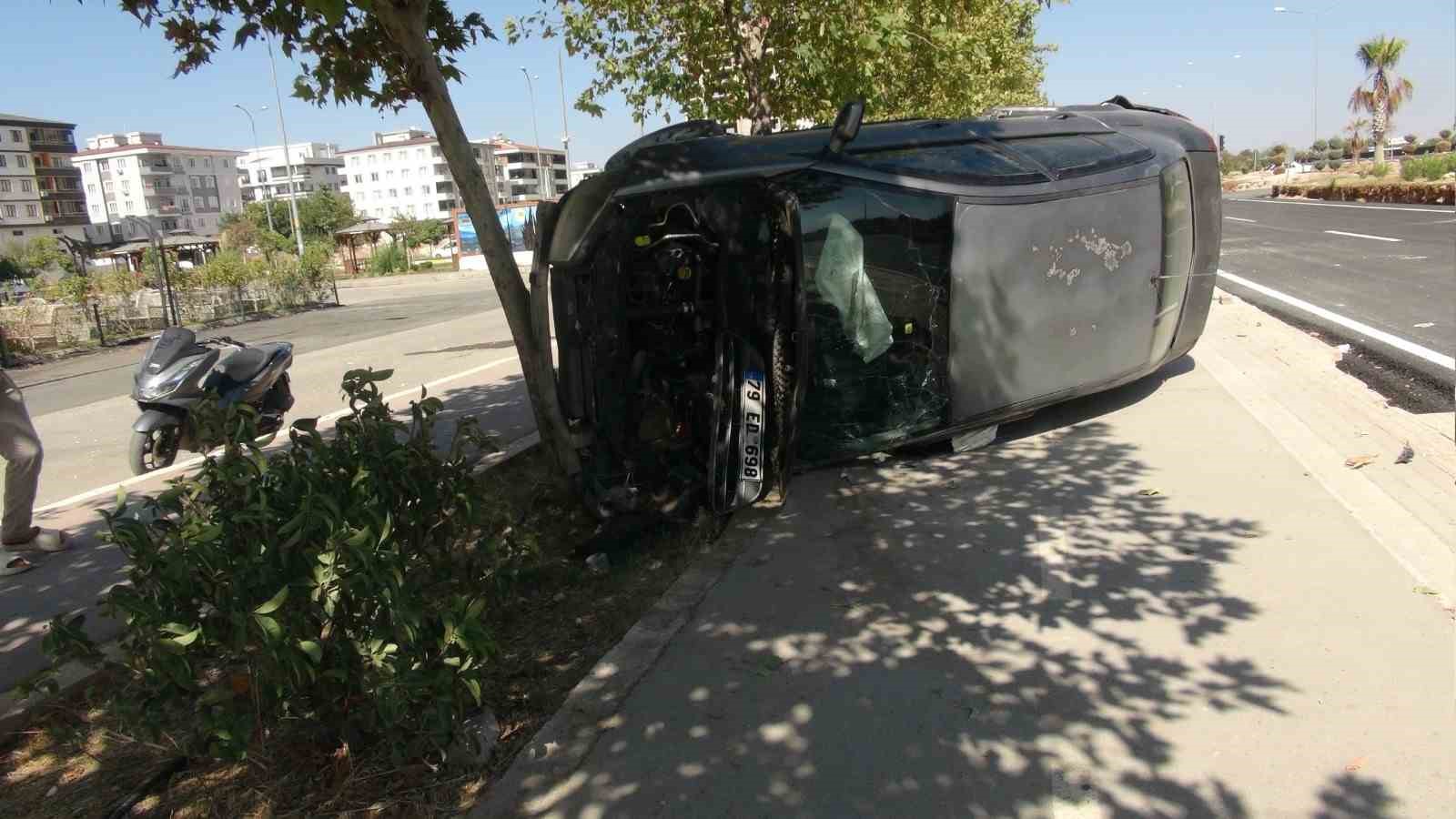 Kilis’te iki otomobil çarpıştı: 2 yaralı 