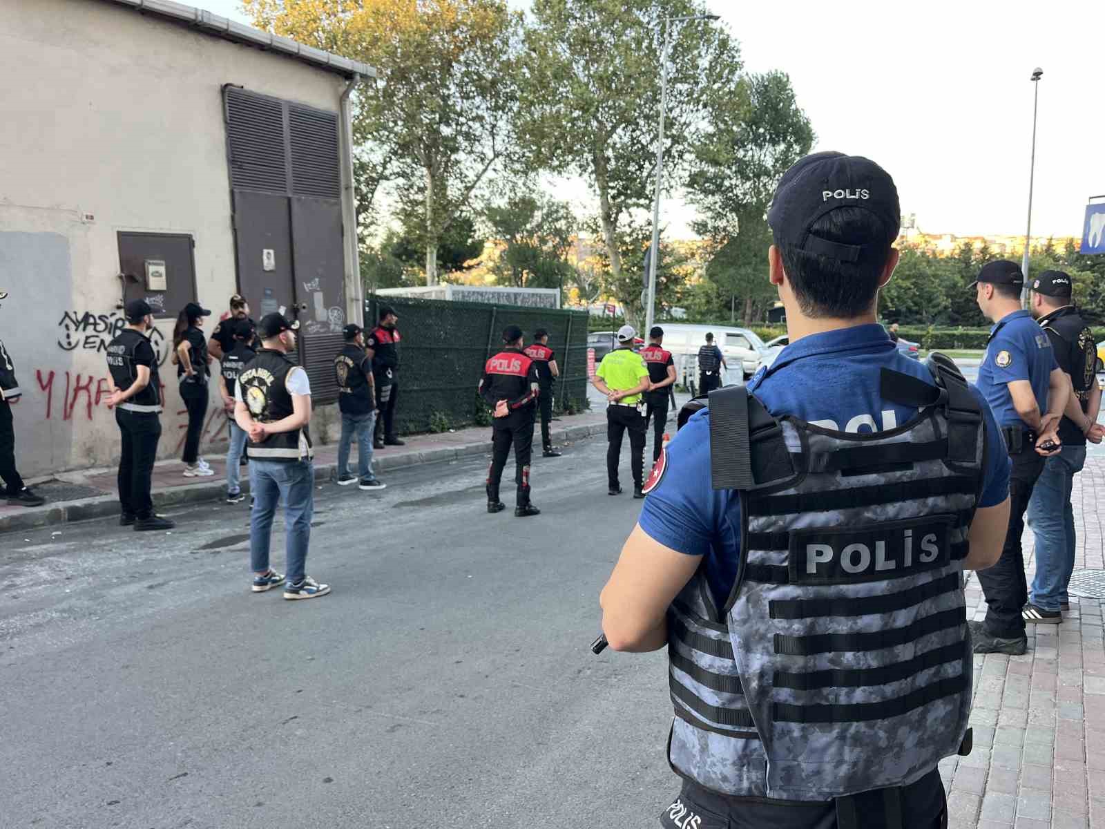 İstanbul Emniyet Müdürü Yıldız, Fatih’te asayiş uygulamasını denetledi 
