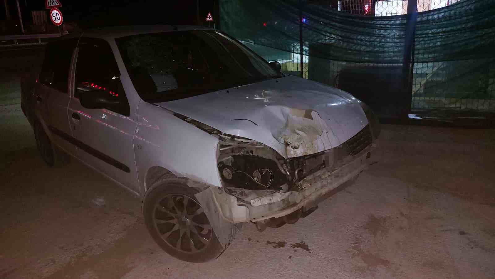Ters şerite giren otomobil motosikletle çarpıştı: 1 yaralı 