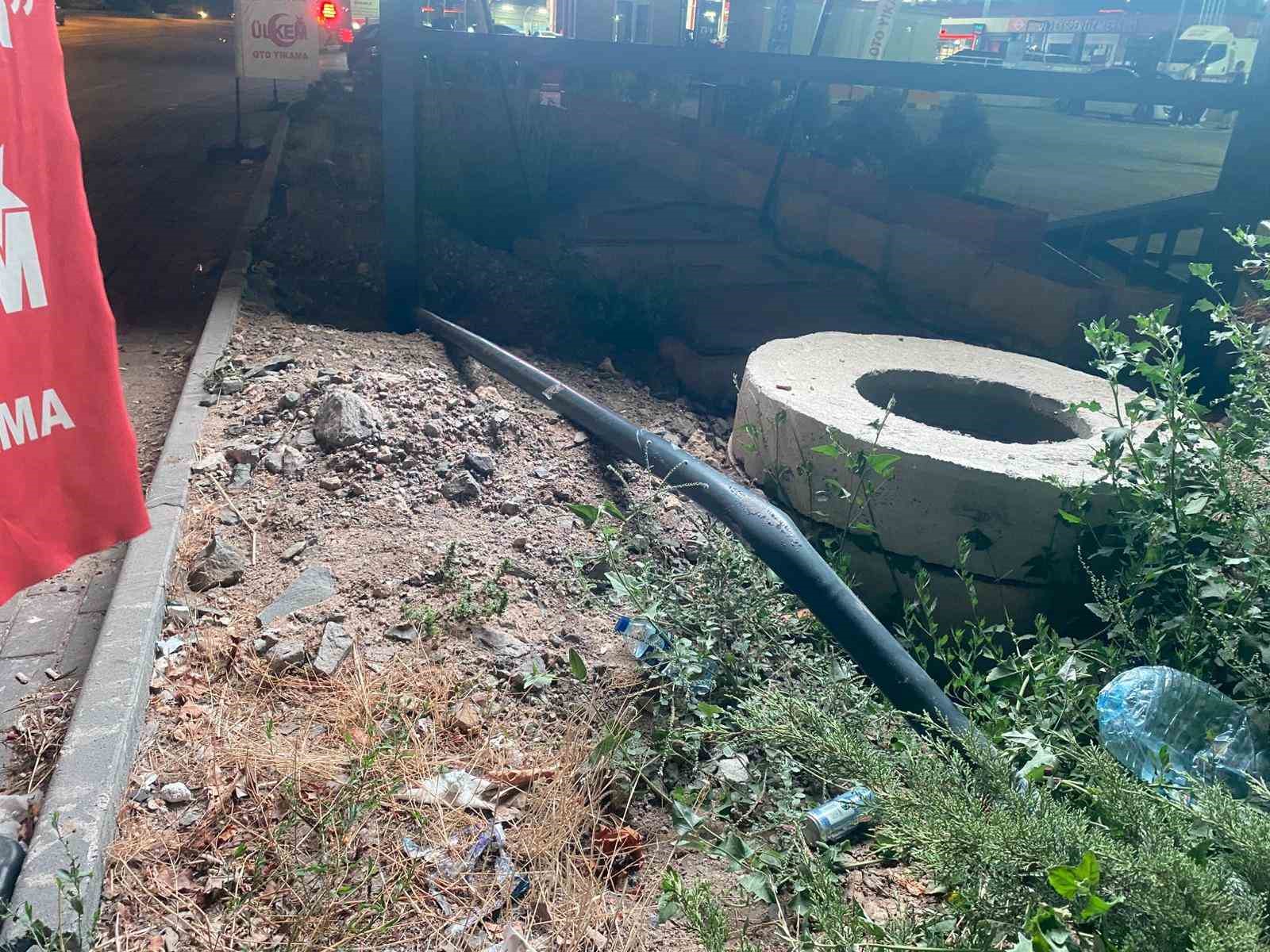 Ankara’da kontrolden çıkan otomobil oto yıkamacıya uçtu: 3 yaralı 