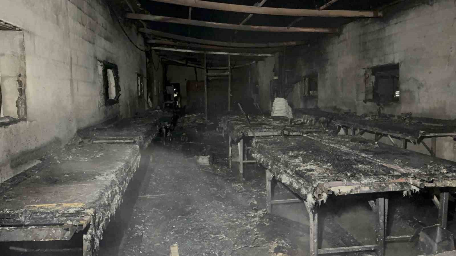 Yangında mermerit atölyesi kullanılamaz hale geldi 