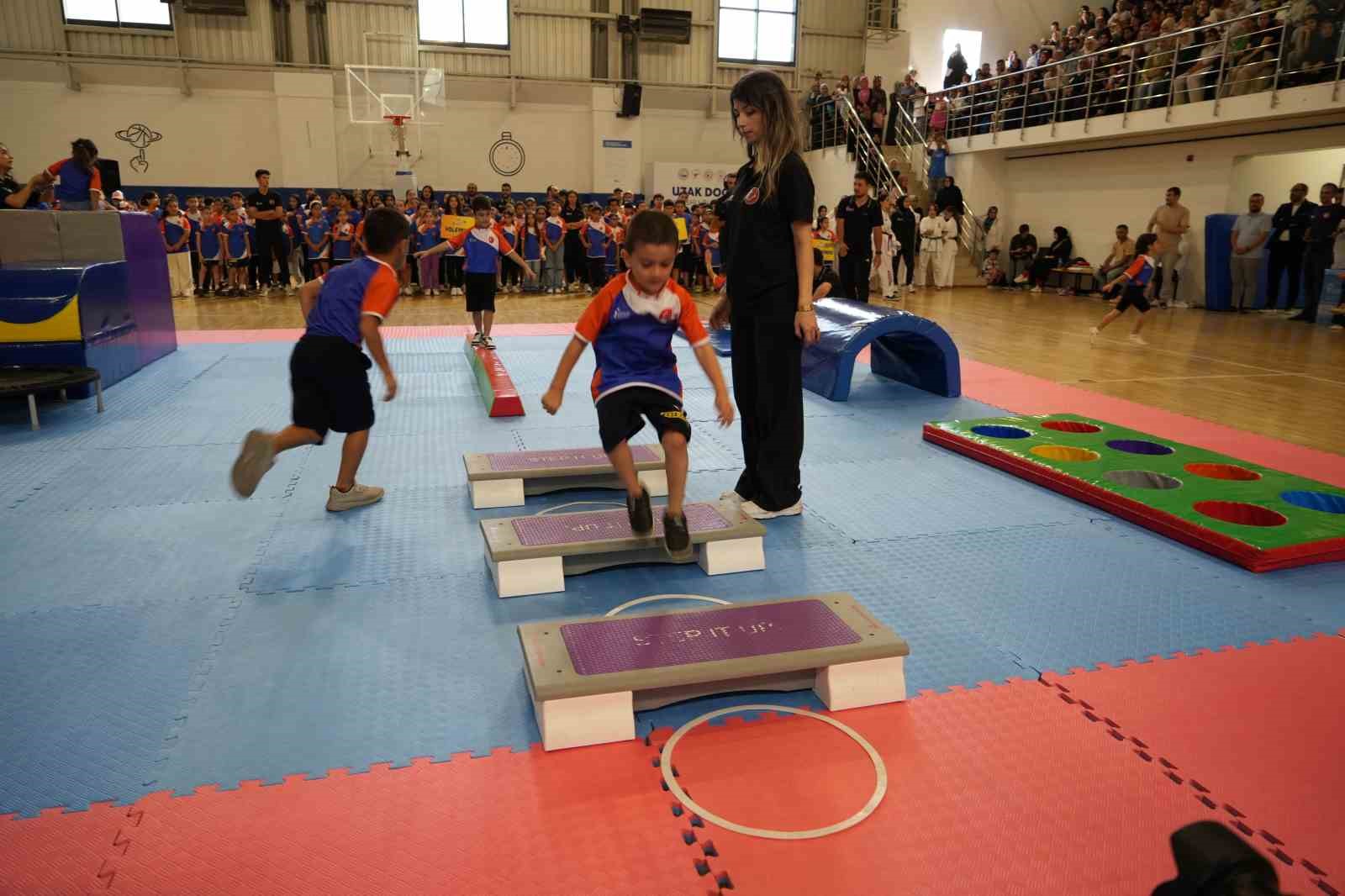 Esenlerde Yaz okulu öğrencilerine kapanış töreni düzenlendi 