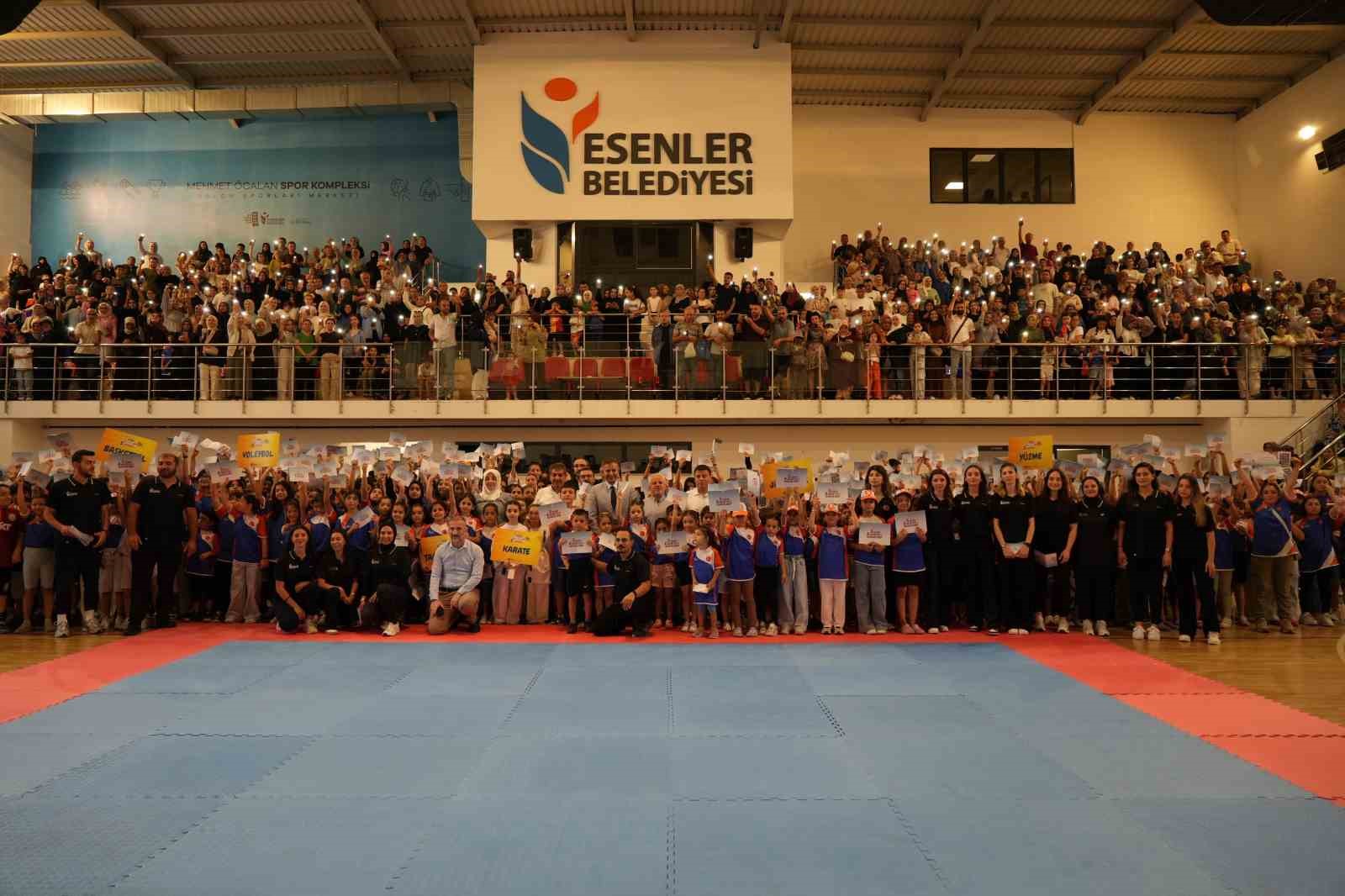 Esenlerde Yaz okulu öğrencilerine kapanış töreni düzenlendi 