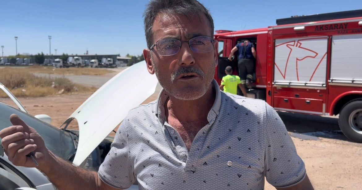 Aksaray’da seyir halindeki otomobilde yangın paniği 