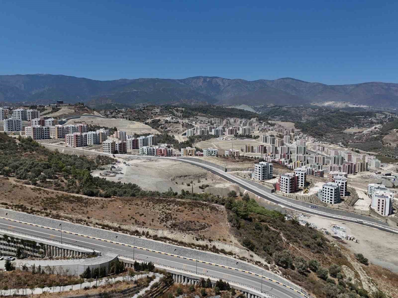 Asrın felaketinin yerle bir ettiği Antakya devlet yatırımlarıyla yeniden hayat buluyor 