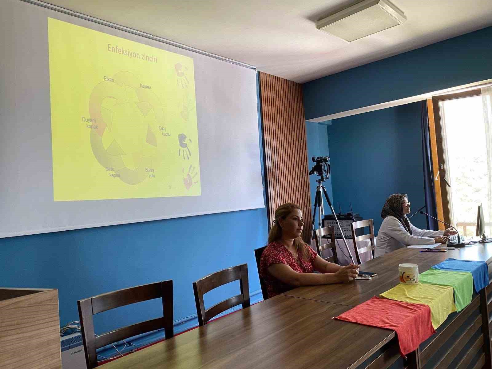 Hastane personeline hijyen ve güvenlik eğitimi verildi 