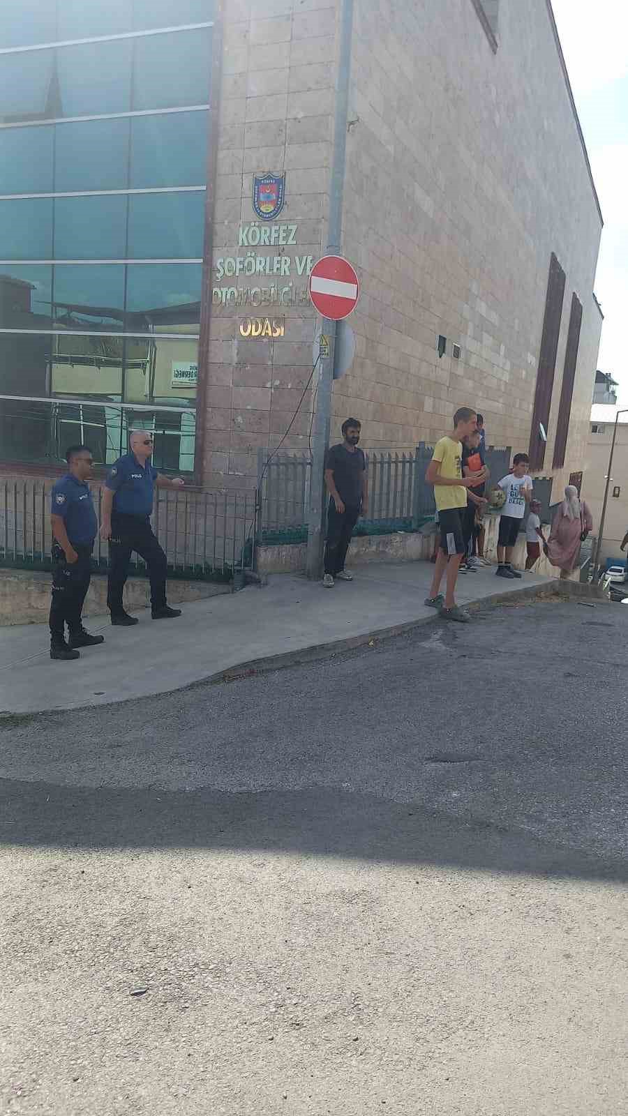 Elektrik direğinde kısa devre yangına sebep oldu 