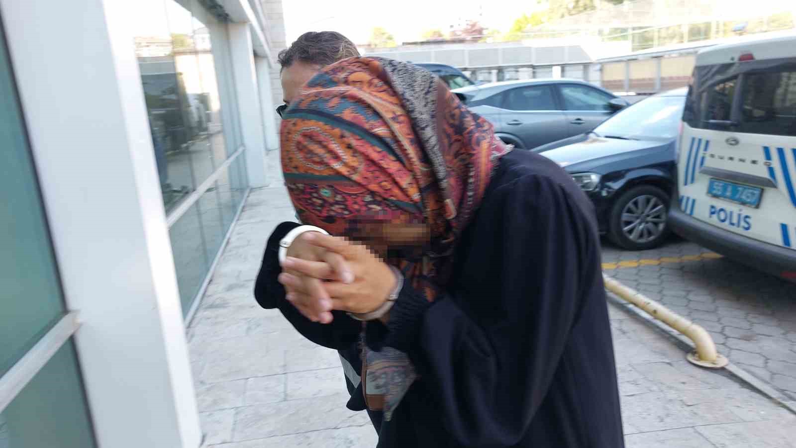 Komşusunun anahtarını kopyalayıp 1,7 milyon liralık altın çalıp sıfır araç alan kadın serbest bırakıldı 