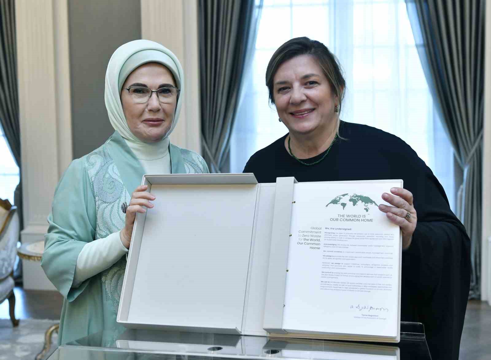Emine Erdoğan, Gürcistan Cumhurbaşkanı Kavelashvili’nin eşiyle görüştü 