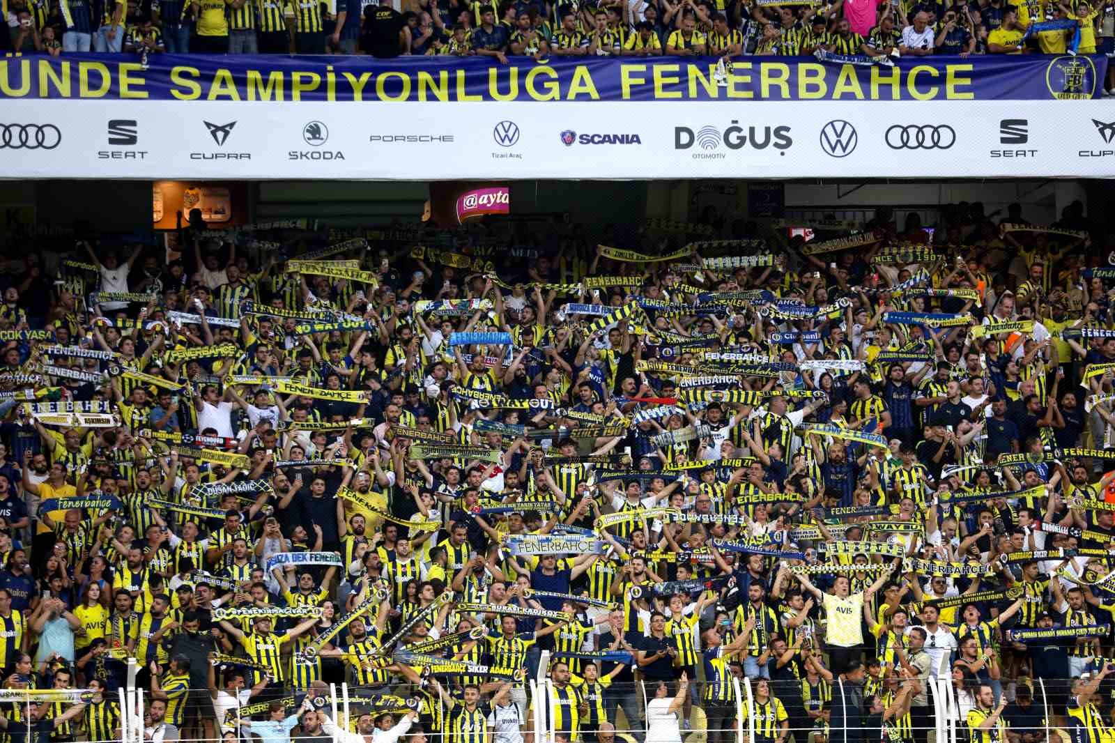 UEFA Şampiyonlar Ligi: Fenerbahçe: 0 - Feyenoord: 0 (Maç devam ediyor) 