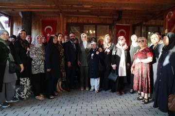 Bakan Göktaş, şehit yakınları ve gazilerle bir araya geldi 