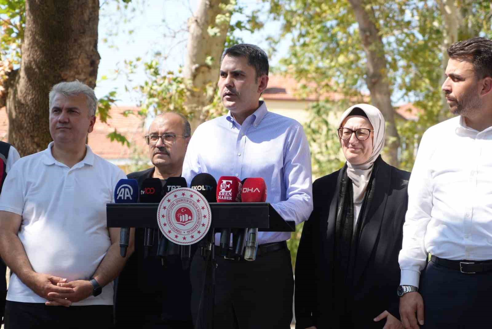 Bakan Kurum’dan Sındırgı depremi sonrası önemli açıklamalar 