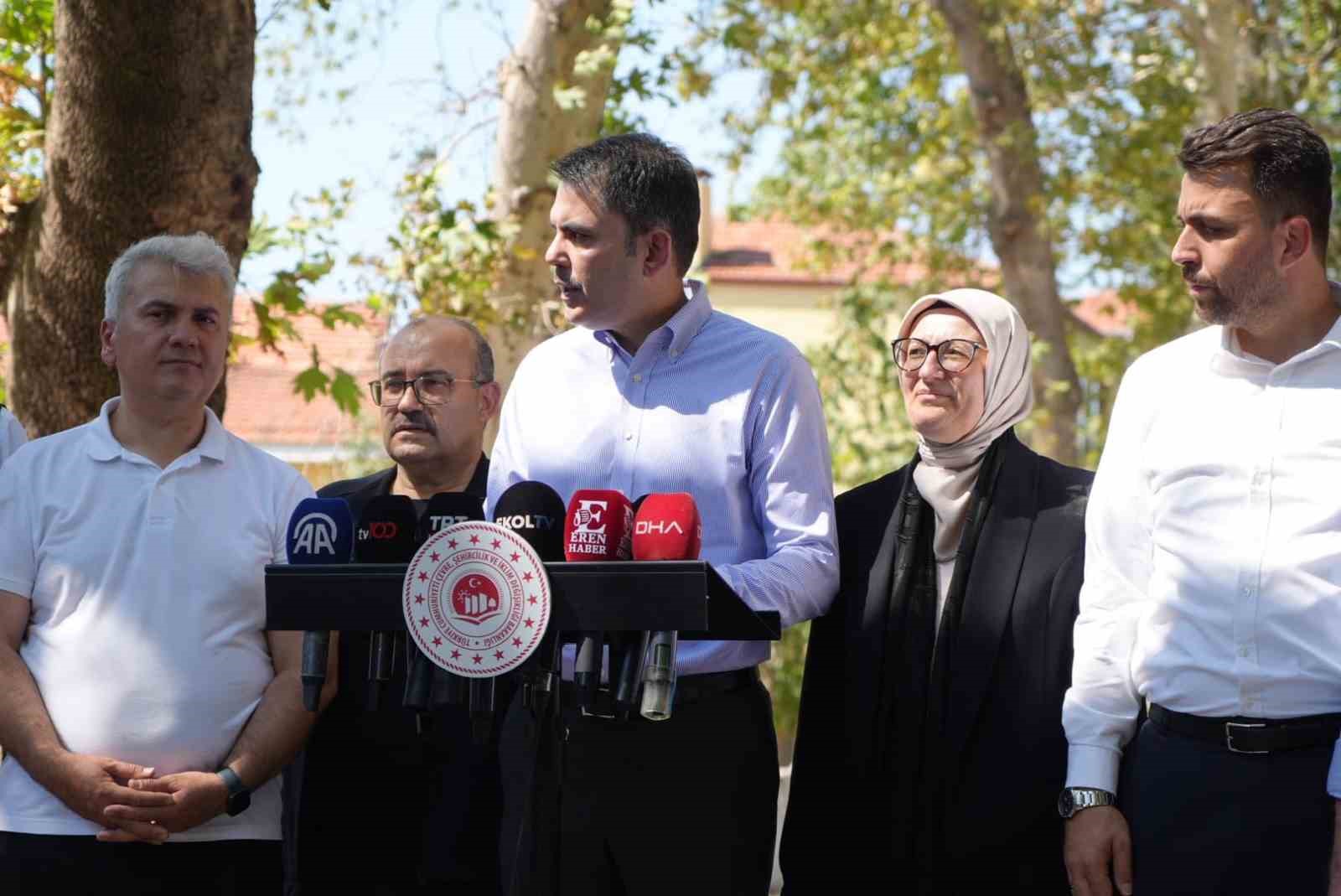 Bakan Kurum’dan Sındırgı depremi sonrası önemli açıklamalar 
