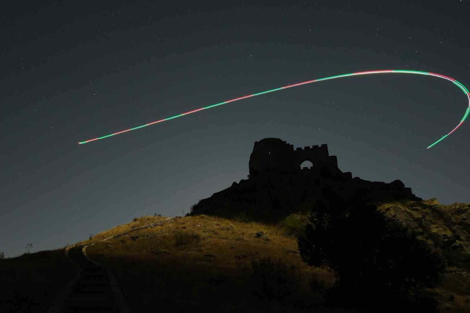700 yıllık Kov Kalesi’nde perseid meteor yağmuru büyüledi 