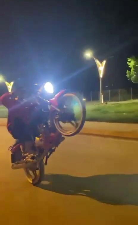 Sosyal medya paylaşımı uğruna canını hiçe sayan motosikletliye ceza yağdı 