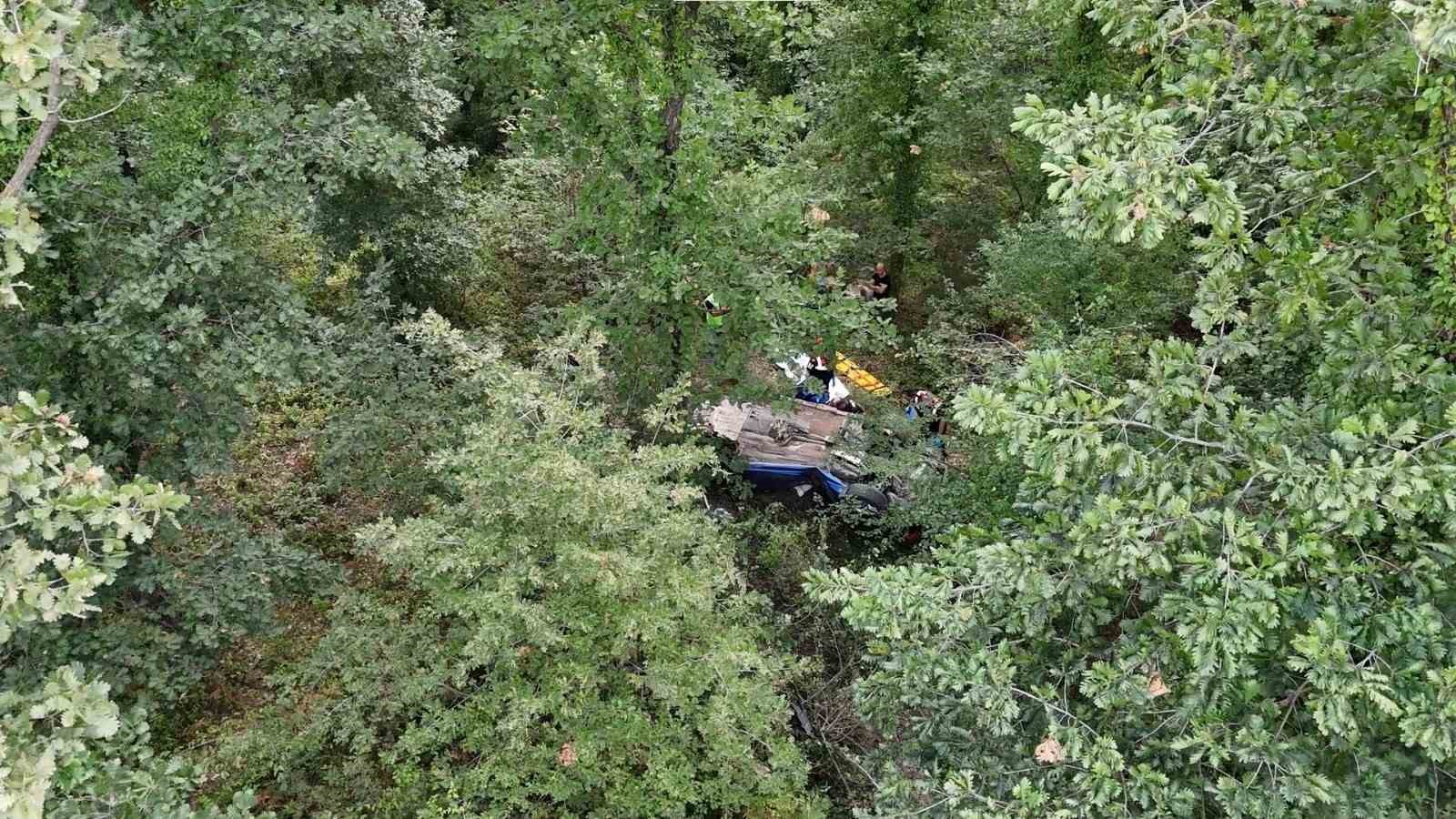Şile’de otomobil ormanlık alana uçtu: 1 ölü 