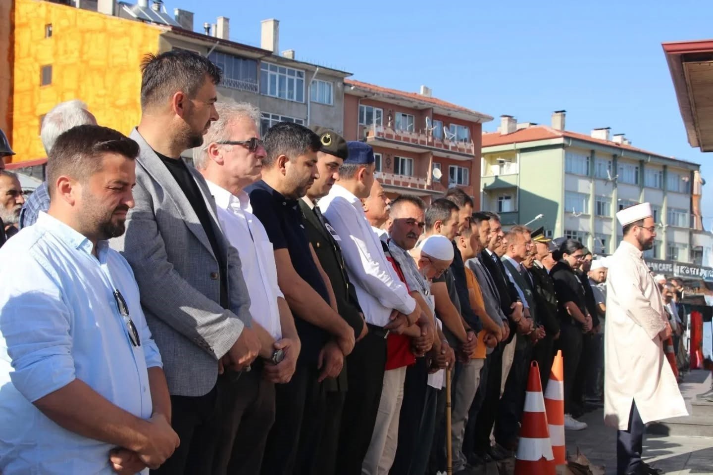 Genç yaşta hayatını kaybeden Bolulu asker son yolculuğuna uğurlandı 