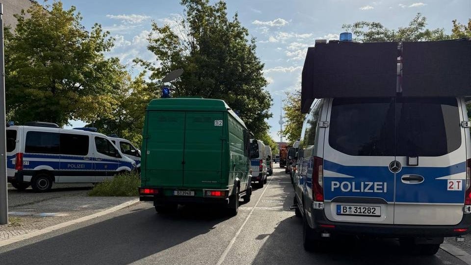 Ukrayna Devlet Başkanı Zelenskiy’den Berlin’e sürpriz ziyaret 