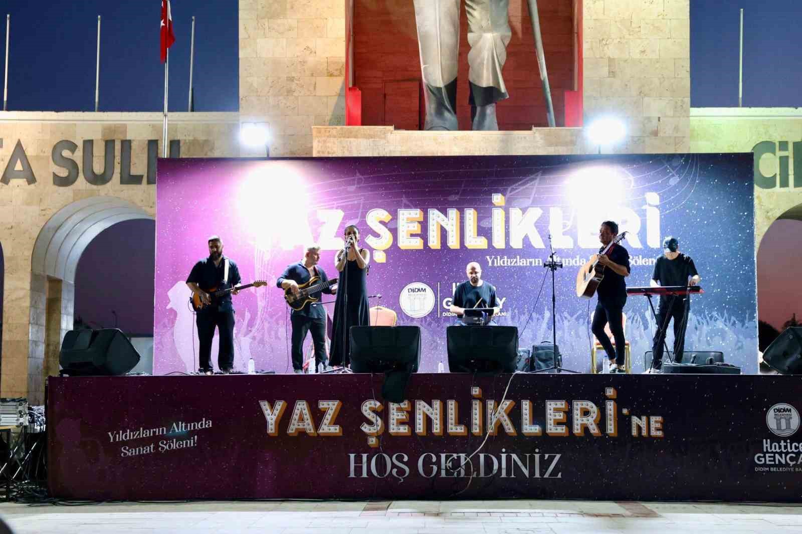 Didim’de yaz şenlikleri akşamlara renk katıyor