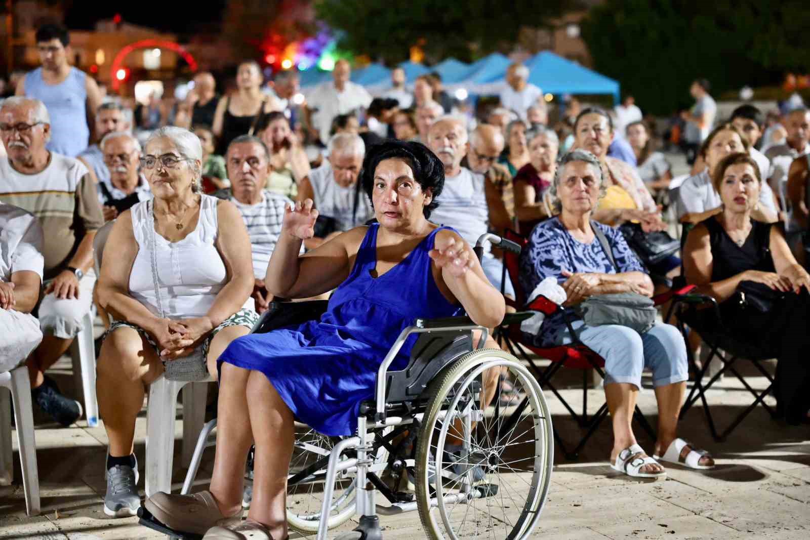 Didim’de yaz şenlikleri akşamlara renk katıyor 