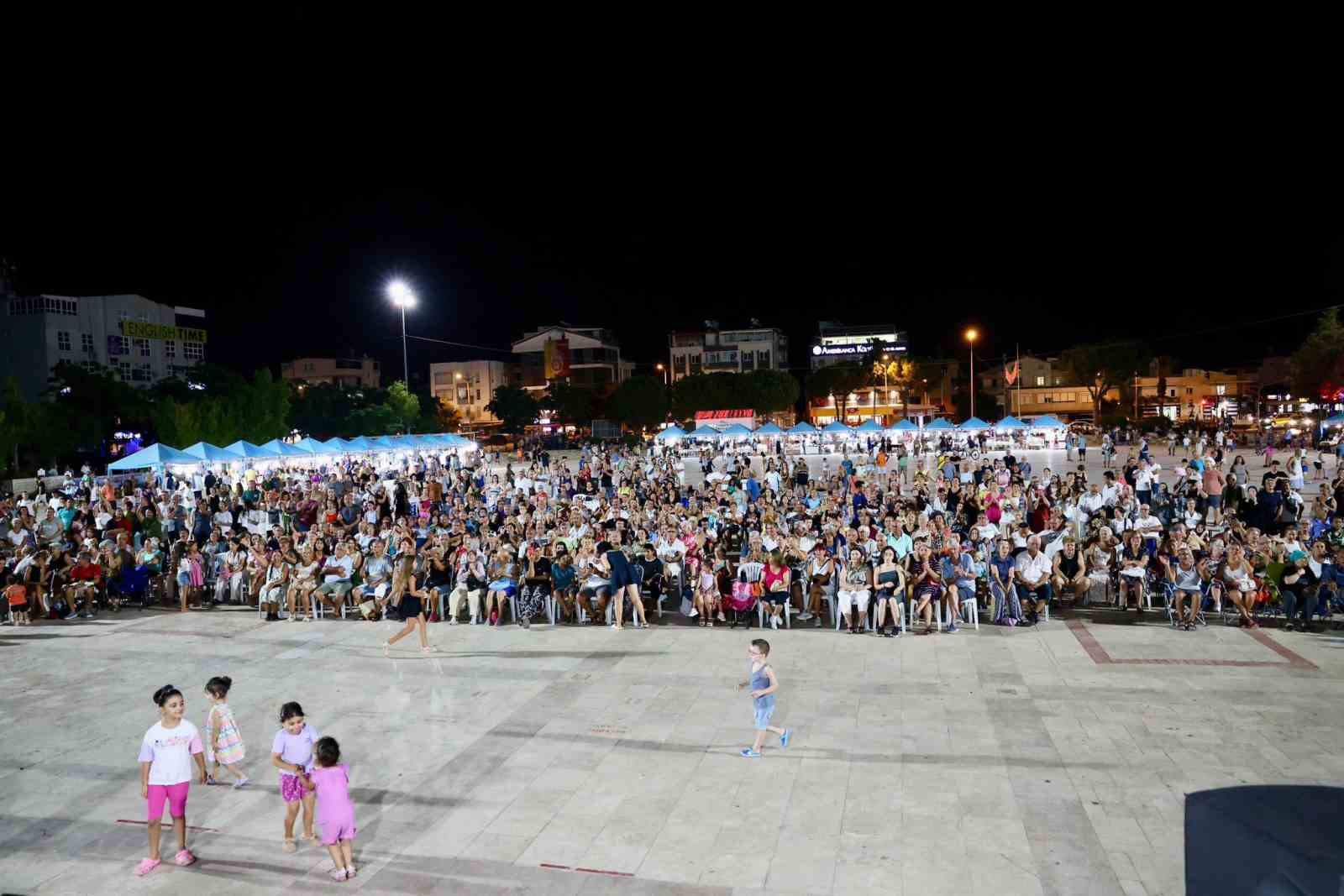 Didim’de yaz şenlikleri akşamlara renk katıyor 